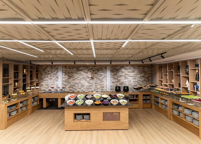 Grand Murgavets Ξενοδοχείο 4*